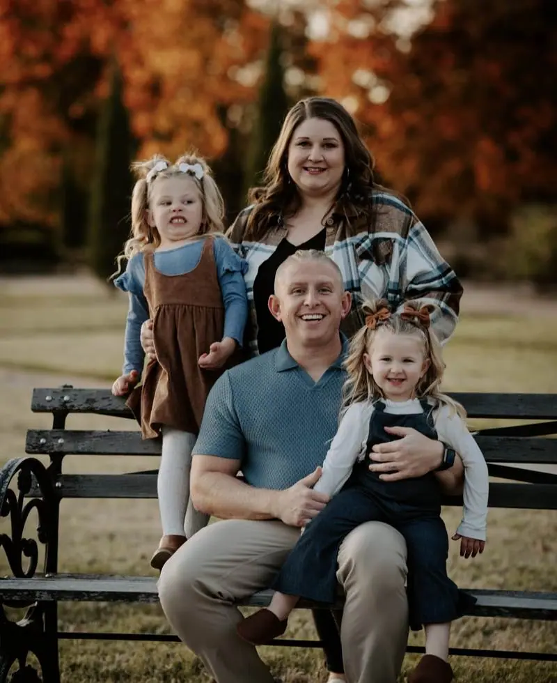 Family on park bench fall colors mini session Oklahoma